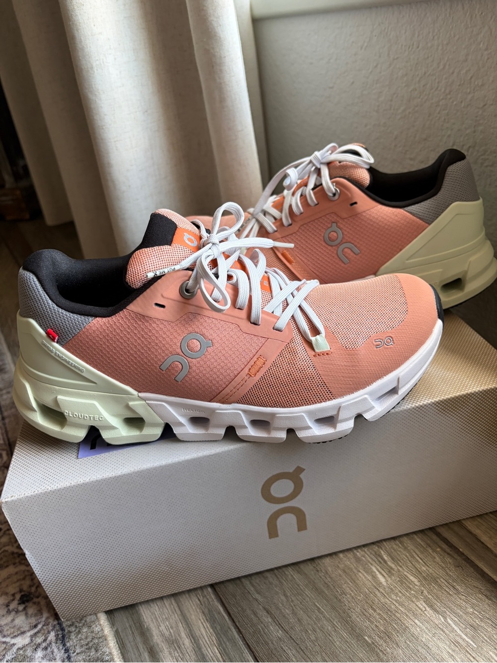 On Running Cloudflyer4- Peach